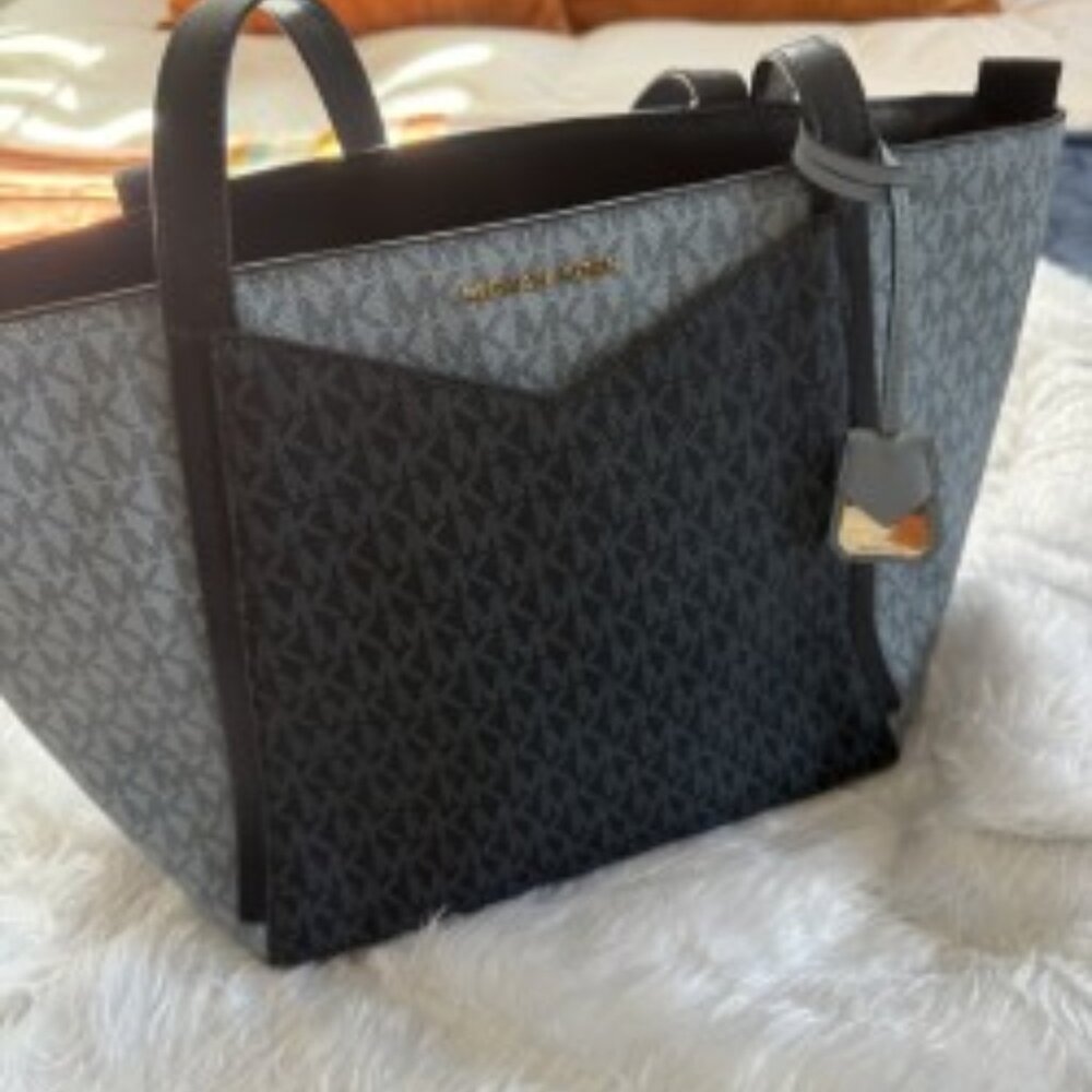 Michael Kors Jet Set Navy & Light Blue Signature Large Tote (Like New